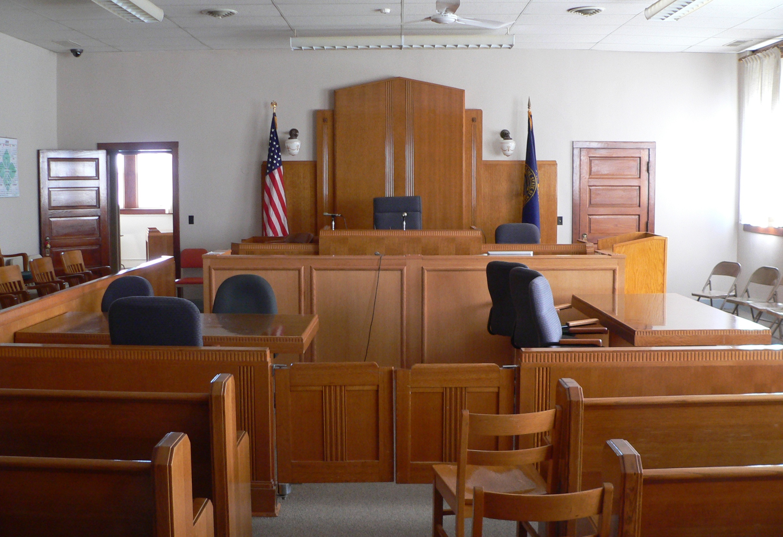 Knox_County_Courthouse_(Nebraska)_courtroom_1